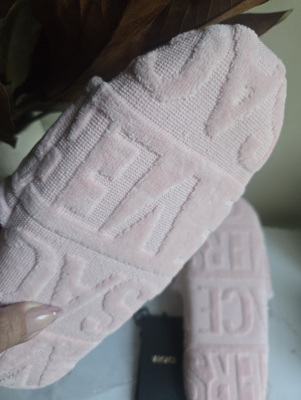 ⚠️Accidental List Copy⚠Versace Heart Baroque Pink Terry Slippers Size M 8-9.5 US - Picture 3 of 8